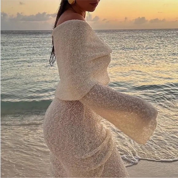 White off shoulder maxi cover up - Picture 8 of 9